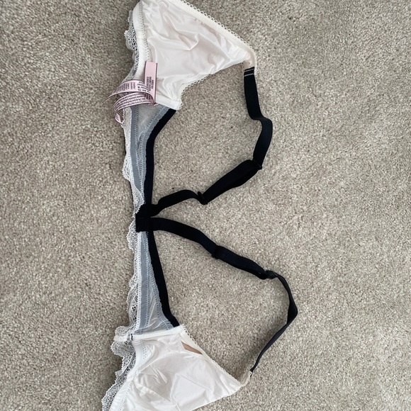 Victoria’s Secret Bralette XS NWOT - Picture 2 of 8